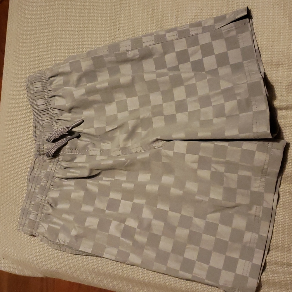 Grey checker short